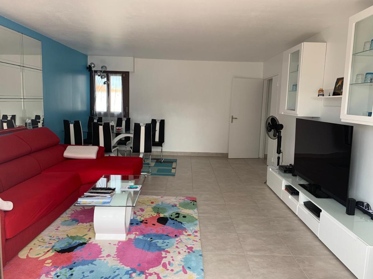 Grand Appartement A Louer Vue Sur Seine Melun Exterior photo